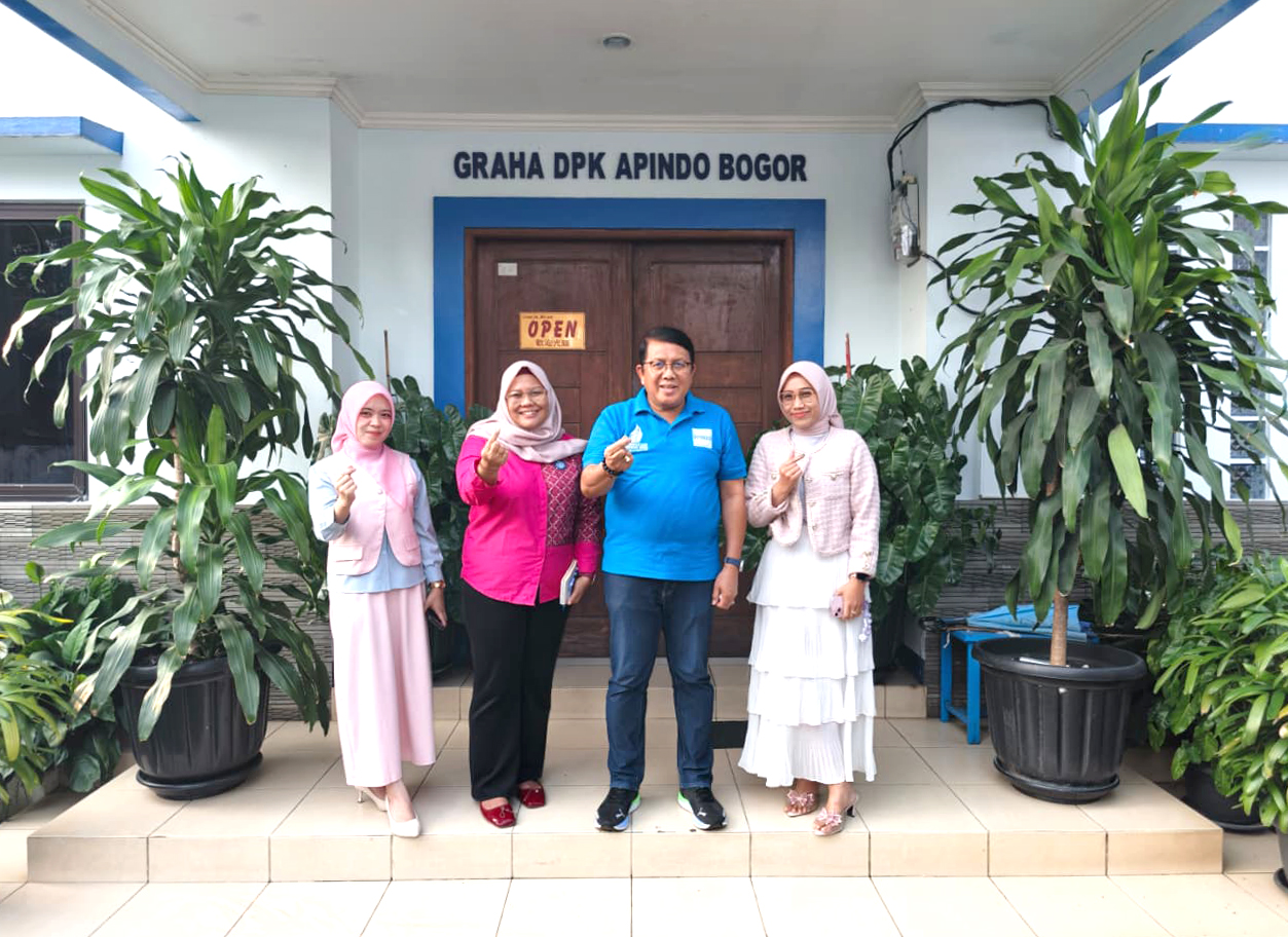 Pertemuan dengan Manajer dan Asisten Manajer Koperasi Fresh On Time